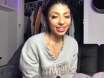 couple Latina Sex Cam with bayjaexxx