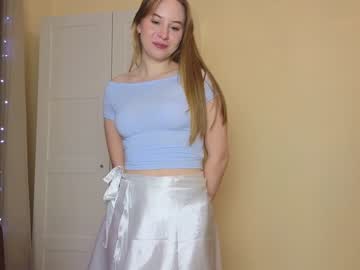 girl
        light__fury cam image #135460