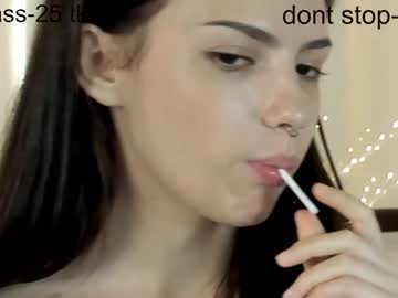 girl
        vexxix_ cam image #91042
