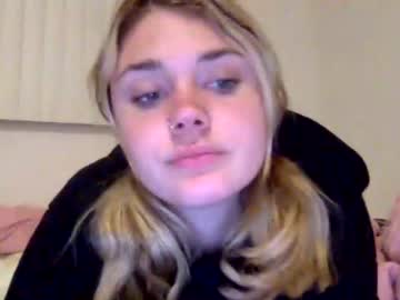 girl
        cassidyyqueen cam image #82532