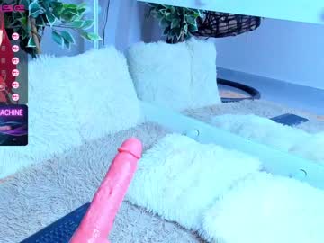 girl
        ivy_li cam image #67767