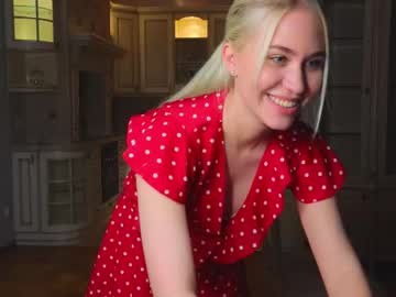 girl
        maxinefarlow cam image #159104