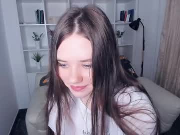 girl
        kristi_zenn cam image #137207