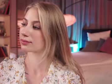 girl
        _icecrystal cam image #187421