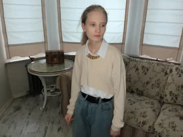 girl
        flairhickey cam image #166405