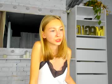 girl
        blondylilu cam image #13032