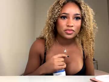 girl
        sky_alexxxis cam image #199774