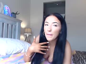 girl
        savanah_x cam image #142136
