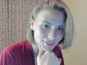 girl
        mira_fox_ cam image #103163