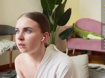 girl Latina Sex Cam with flexi_pixie