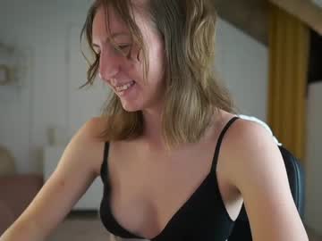 girl
        samantha_saint_18 cam image #144898
