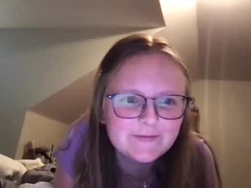 girl
        lexielilacs cam image #181384