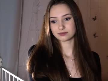 girl
        brittbrucker cam image #217825