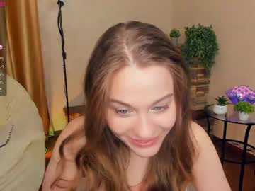 girl
        lucettabible cam image #187409