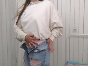 girl
        sheenafarran cam image #179913