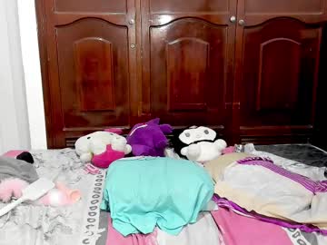 couple Latina Sex Cam with little_rapunsel_