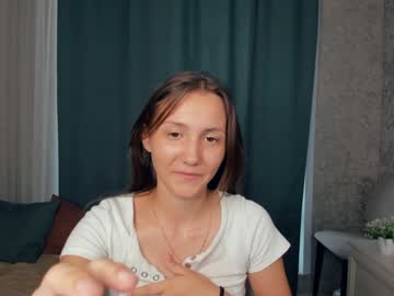girl
        bridgetenderby cam image #187685