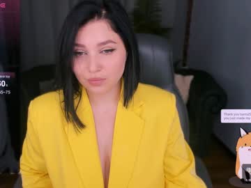 girl
        regina_carroll cam image #190434