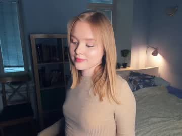 girl
        sun_shiiine cam image #76667