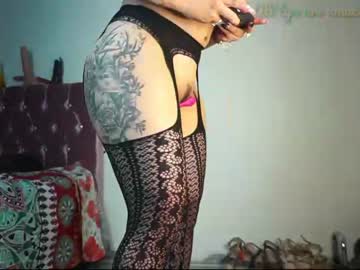 girl
        paradise_city__ cam image #15844