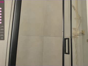 girl
        lindajenny cam image #31145