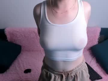 girl
        elletteemily cam image #174165