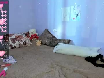 girl
        adele_ee cam image #60663