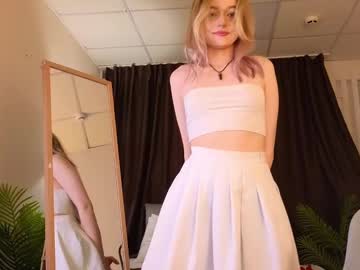 girl
        just_mia_ cam image #262645