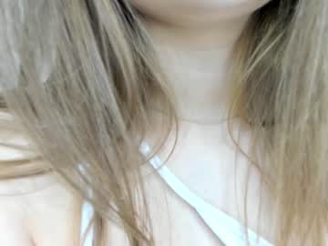 girl
        elenefrail cam image #157406