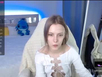girl
        leslie_baby cam image #77333