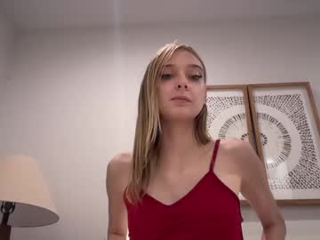 girl
        sierradelaney cam image #210884