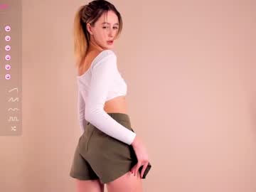 girl
        steph_johnson cam image #116950