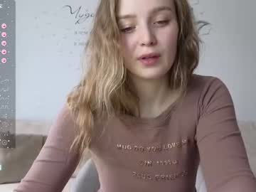 girl
        labia_lady cam image #160110