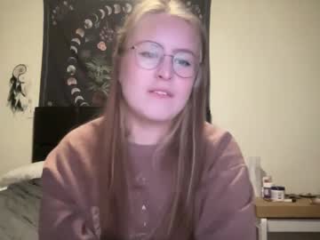 girl
        sarahmartin420 cam image #95879