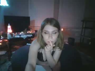 girl
        littlestxlove cam image #85098