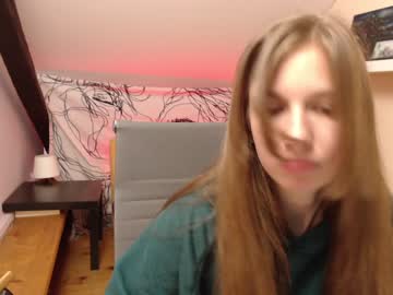 girl
        suziii_ cam image #76534