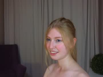 girl
        edytdevon cam image #165755
