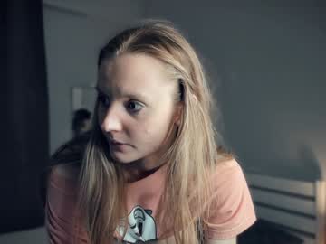 girl
        ani_hunny cam image #233002