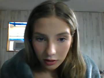girl
        miamiam1a cam image #204000
