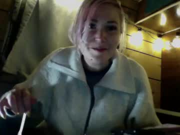 girl
        paisleysmith69 cam image #178271