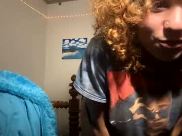 girl
        universethadon cam image #175410