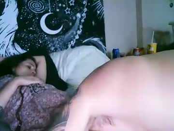 couple
        urmyperson cam image #170183