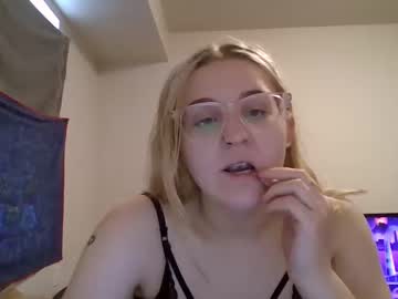 girl
        shortnsweetie cam image #133159
