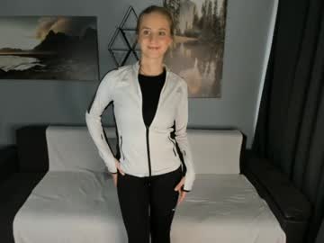 girl
        shewell cam image #246166