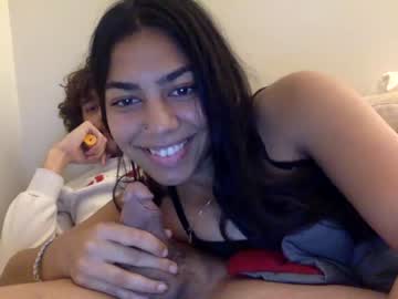 couple
        pakistaniqueen33 cam image #120355