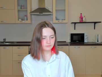 girl
        lisaosbornes cam image #83826