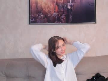 girl
        kate_willsons cam image #145760