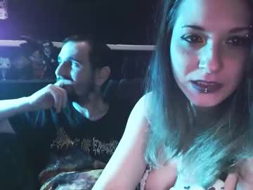 couple
        hannibeexl cam image #237601
