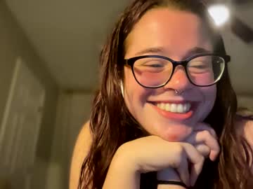 girl
        krissykream69 cam image #164195