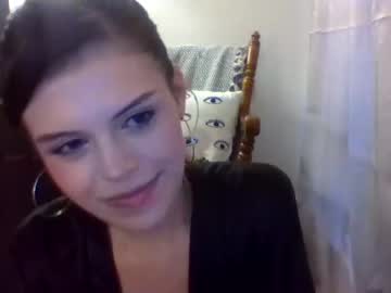 girl
        dreamlilys cam image #168277
